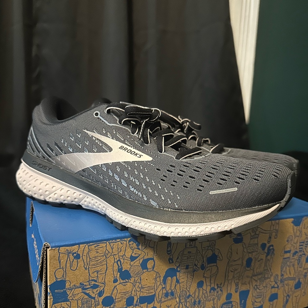 brooks “ghost 13” sneakers